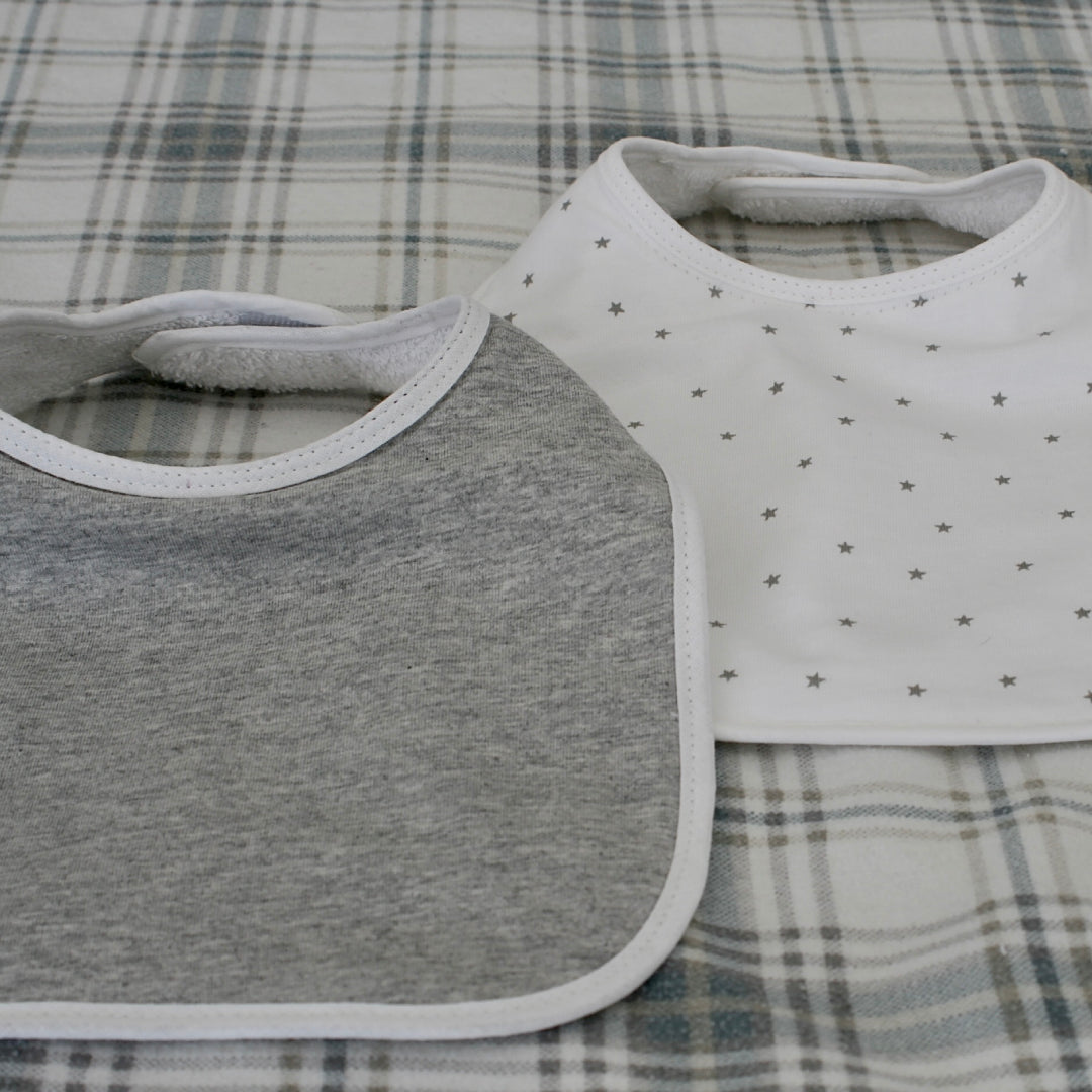 2 Bavoirs 1er Age Gris et Blanc