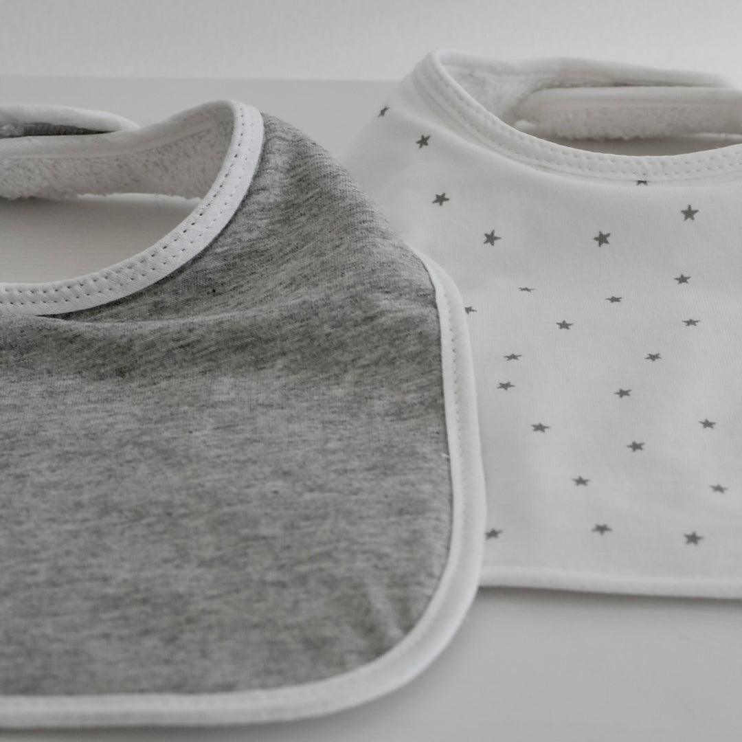2 Bavoirs 1er Age Gris et Blanc